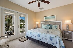 Blue Water Escape 3 Bedroom Villa by RedAwning