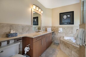 Blue Water Escape 3 Bedroom Villa by RedAwning