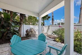 Blue Water Escape 3 Bedroom Villa by RedAwning