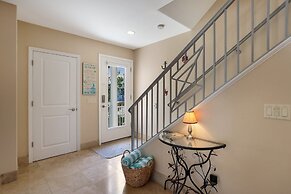 Blue Water Escape 3 Bedroom Villa by RedAwning