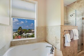 Blue Water Escape 3 Bedroom Villa by RedAwning