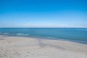 Blue Water Escape 3 Bedroom Villa by RedAwning