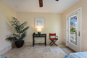 Blue Water Escape 3 Bedroom Villa by RedAwning