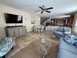 Blue Water Escape 3 Bedroom Villa by RedAwning