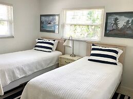 The Lady Fish 3 Bedroom Home by RedAwning