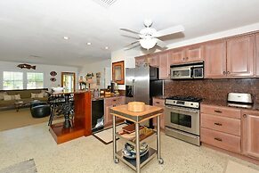 The Lady Fish 3 Bedroom Home by RedAwning