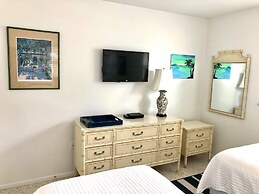 The Lady Fish 3 Bedroom Home by RedAwning