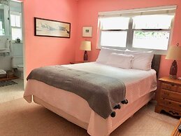 The Lady Fish 3 Bedroom Home by RedAwning