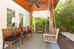 The Lady Fish 3 Bedroom Home by RedAwning