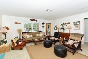 The Lady Fish 3 Bedroom Home by RedAwning