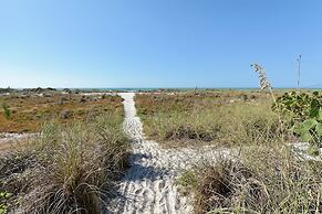 The Lady Fish 3 Bedroom Home by RedAwning