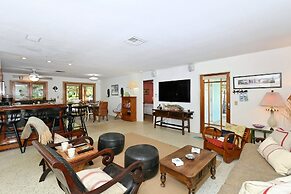 The Lady Fish 3 Bedroom Home by RedAwning