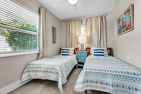 Coral Beach 3 Bedroom Home by RedAwning