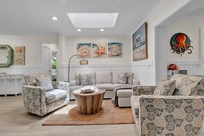 Coral Beach 3 Bedroom Home by RedAwning