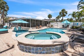 Coral Beach 3 Bedroom Home by RedAwning