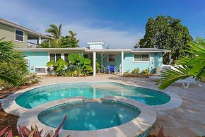 Ebb Tide 3 Bedroom Home by RedAwning