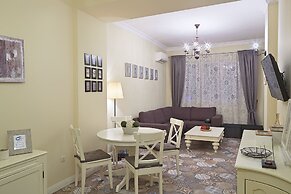 Baratero City Corner Apartment