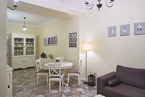 Baratero City Corner Apartment