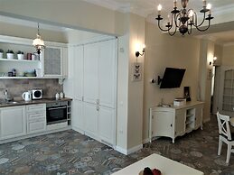 Baratero City Corner Apartment