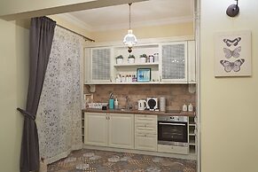 Baratero City Corner Apartment