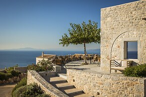 Ariá Estate Suites & Spa