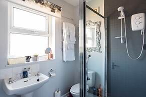 Ar Lan Y Mor Seaside Apartment