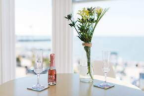 Ar Lan Y Mor Seaside Apartment