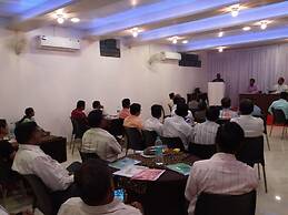 Hotel Gulmohar Pride