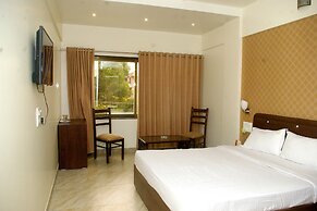 Hotel Gulmohar Pride