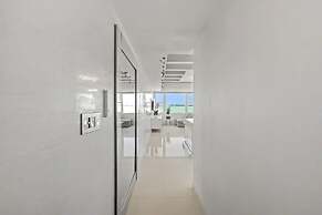Beach Front  Amapola SeaSide Apt