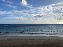 Beach Front  Amapola SeaSide Apt