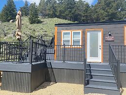 Two Bears Inn Bed & Breakfast