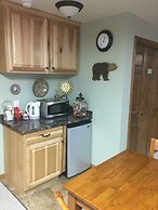 Two Bears Inn Bed & Breakfast