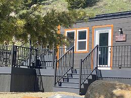 Two Bears Inn Bed & Breakfast