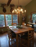 Two Bears Inn Bed & Breakfast