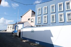 Royal Beach Hostel & Suites