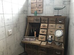 Royal Beach Hostel & Suites