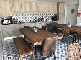 Royal Beach Hostel & Suites