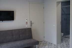 Royal Beach Hostel & Suites