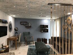 Royal Beach Hostel & Suites