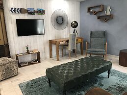 Royal Beach Hostel & Suites