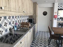 Royal Beach Hostel & Suites