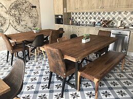 Royal Beach Hostel & Suites