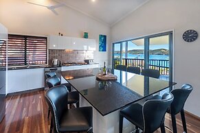 Casuarina Cove 16 Ocean View Deluxe Refurbished 3 Bedroom House Near M