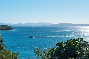 Casuarina Cove 16 Ocean View Deluxe Refurbished 3 Bedroom House Near M