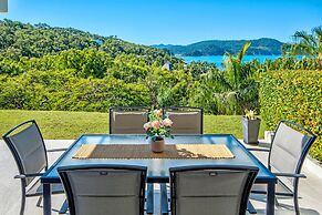 Poinciana 011 Deluxe 2 Bedroom Apartment Centrally Located With Golf B