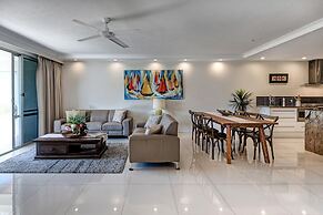 Poinciana 011 Deluxe 2 Bedroom Apartment Centrally Located With Golf B