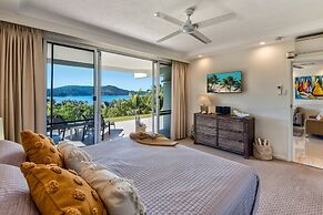 Poinciana 011 Deluxe 2 Bedroom Apartment Centrally Located With Golf B