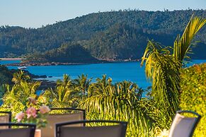 Poinciana 011 Deluxe 2 Bedroom Apartment Centrally Located With Golf B