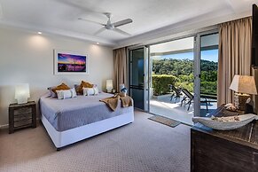 Poinciana 011 Deluxe 2 Bedroom Apartment Centrally Located With Golf B